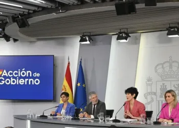Ministros del Gobierno plantean un adelanto electoral si caen los decretos de vivienda