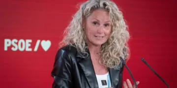 Montse Mínguez anuncia que “da un paso atrás” en plena polémica por los pisos de su pareja