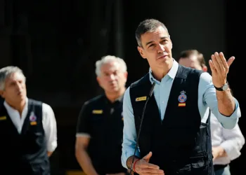 Sánchez promete esclarecer las causas del accidente ferroviario: «Nuestra prioridad será conocer el origen de este terrible accidente. Vamos a llegar hasta el final»